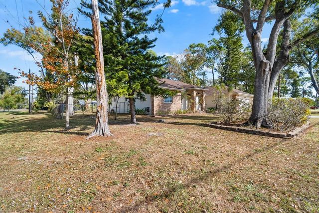 511 W COLLEGE AVENUE, Ruskin, FL 33570