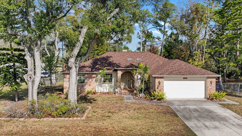 511 W COLLEGE AVENUE, Ruskin, FL 33570