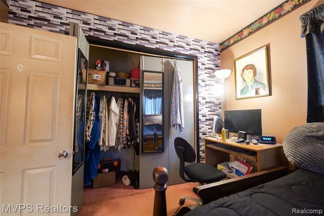 1721 Moffat Road, Leonard, MI 48367