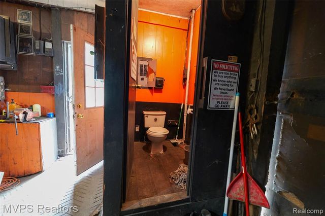 1721 Moffat Road, Leonard, MI 48367