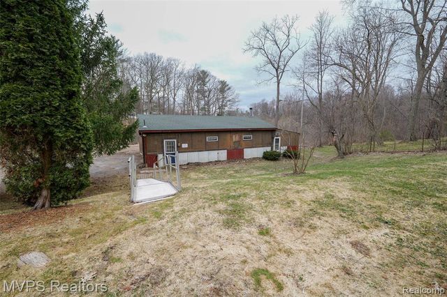 1721 Moffat Road, Leonard, MI 48367