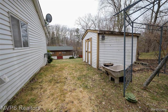 1721 Moffat Road, Leonard, MI 48367