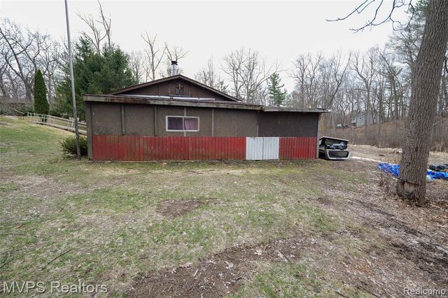 1721 Moffat Road, Leonard, MI 48367
