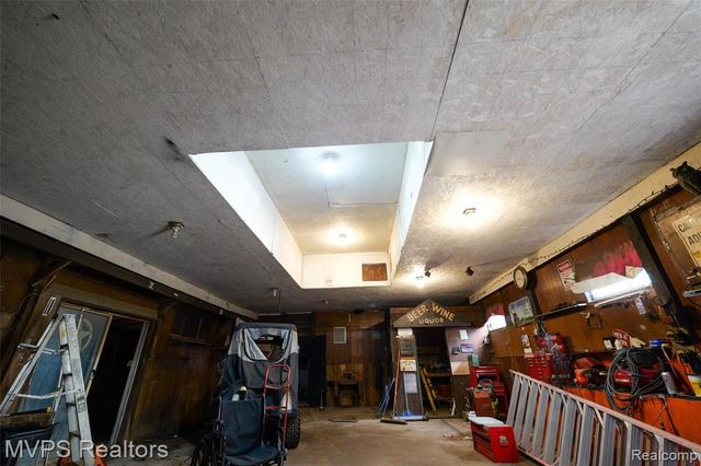 1721 Moffat Road, Leonard, MI 48367