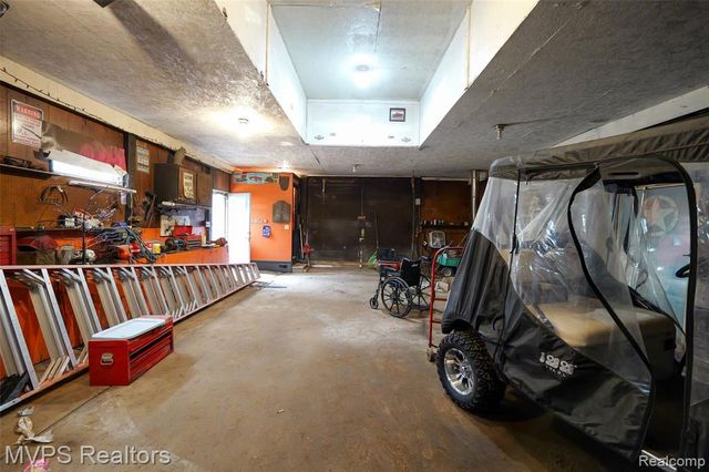 1721 Moffat Road, Leonard, MI 48367