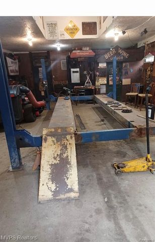 1721 Moffat Road, Leonard, MI 48367