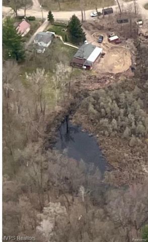 1721 Moffat Road, Leonard, MI 48367