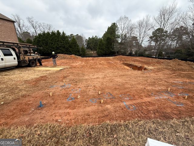 2307 Treehaven Drive, Snellville, GA 30078