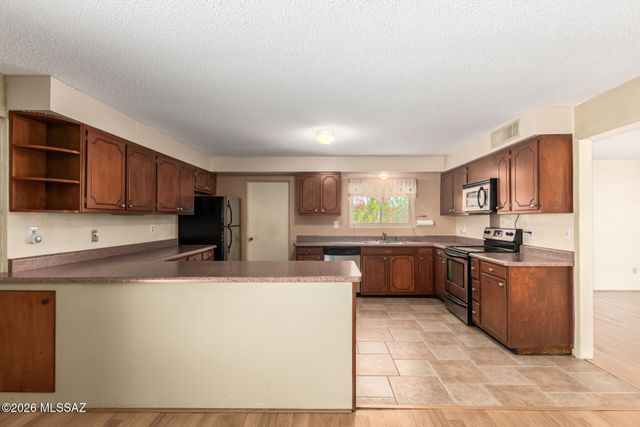 450 E Deone Lane, Tucson, AZ 85704