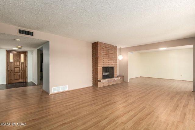 450 E Deone Lane, Tucson, AZ 85704