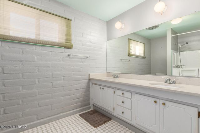 450 E Deone Lane, Tucson, AZ 85704