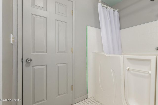 450 E Deone Lane, Tucson, AZ 85704