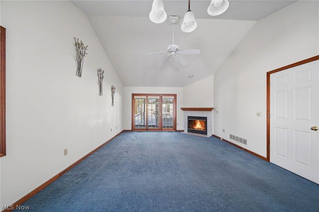 300 Fredricksburg Court NE, North Canton, OH 44720