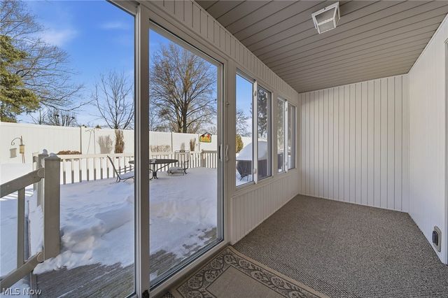 300 Fredricksburg Court NE, North Canton, OH 44720