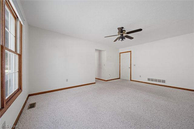 300 Fredricksburg Court NE, North Canton, OH 44720