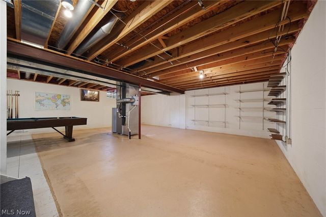 300 Fredricksburg Court NE, North Canton, OH 44720