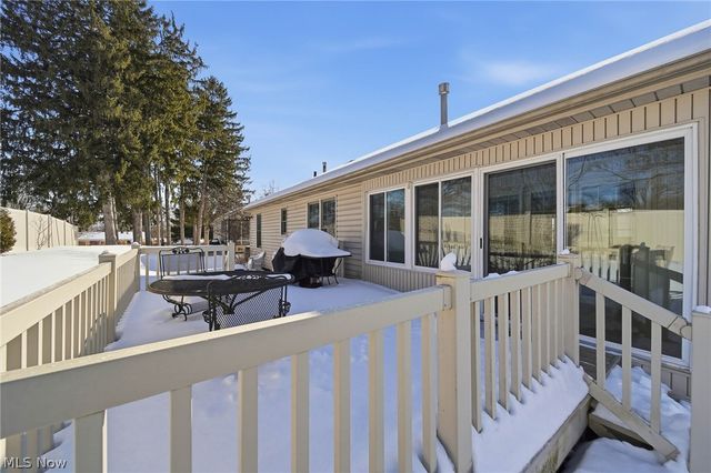 300 Fredricksburg Court NE, North Canton, OH 44720