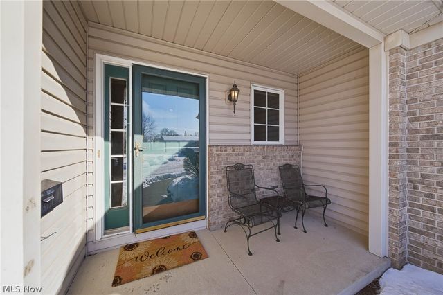 300 Fredricksburg Court NE, North Canton, OH 44720