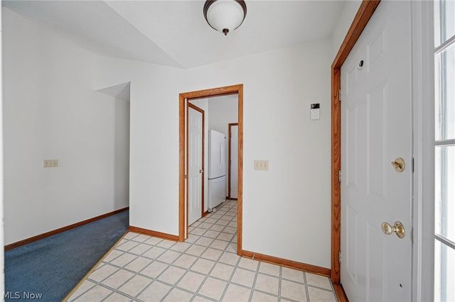 300 Fredricksburg Court NE, North Canton, OH 44720