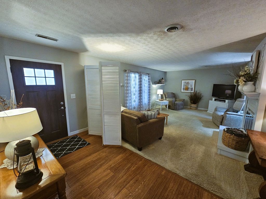 Image 23 of property listing at 100 Cherry Drive, Mt Vernon, IL 62864