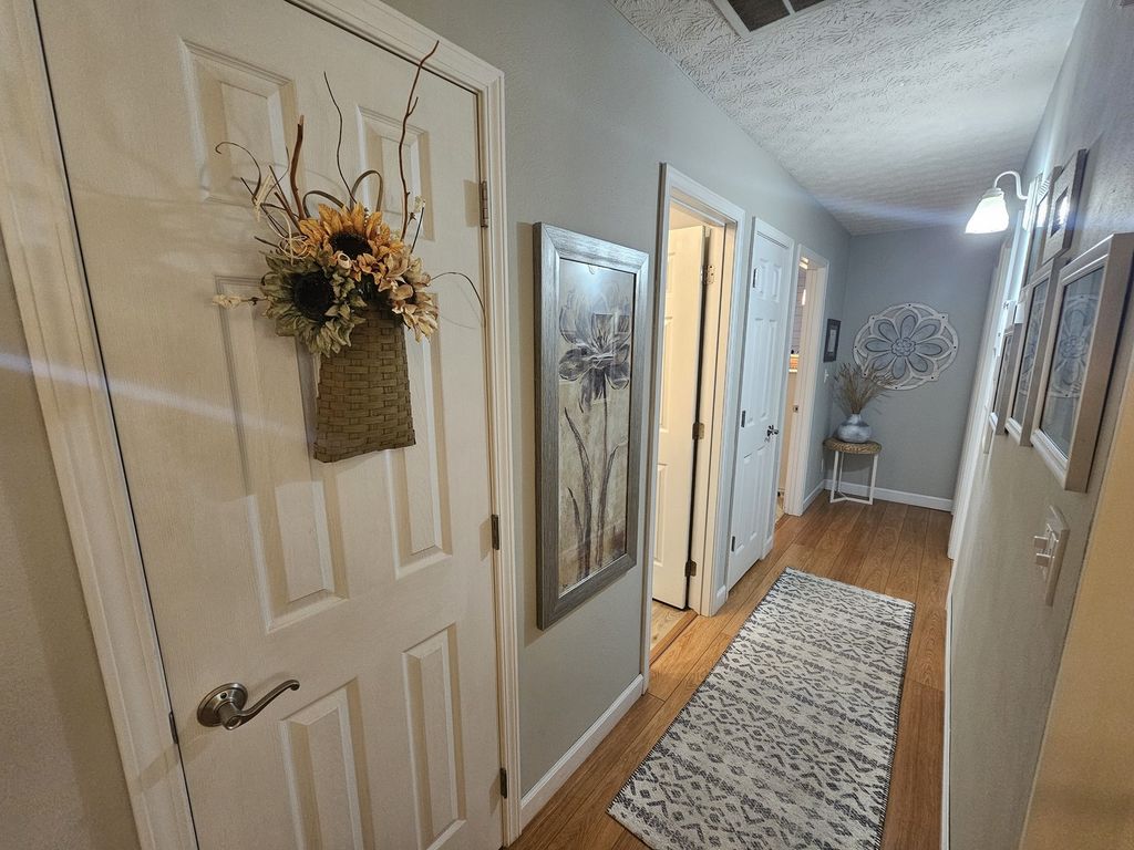 Image 36 of property listing at 100 Cherry Drive, Mt Vernon, IL 62864