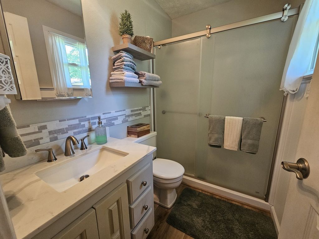 Image 46 of property listing at 100 Cherry Drive, Mt Vernon, IL 62864