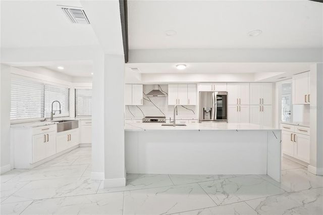 2103 DOEFIELD COURT, Valrico, FL 33596