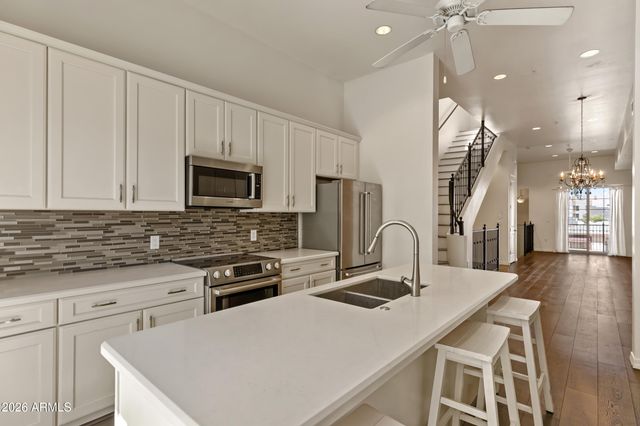 421 W 6TH Street 1002, Tempe, AZ 85281