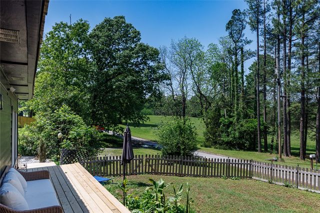 18952 Shoreline Way, Fayetteville, AR 72703