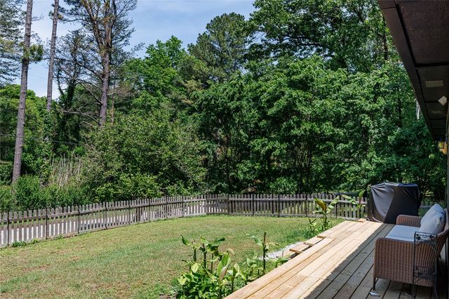 18952 Shoreline Way, Fayetteville, AR 72703