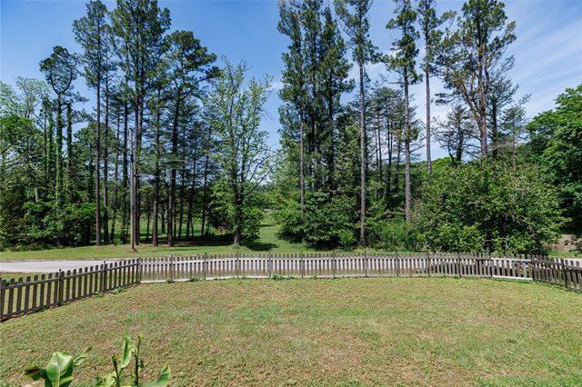 18952 Shoreline Way, Fayetteville, AR 72703