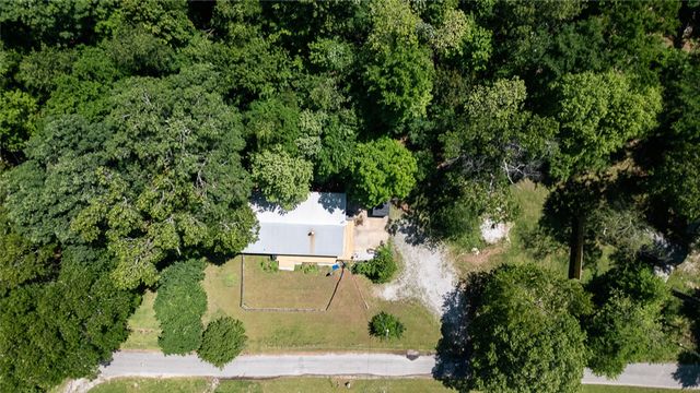 18952 Shoreline Way, Fayetteville, AR 72703