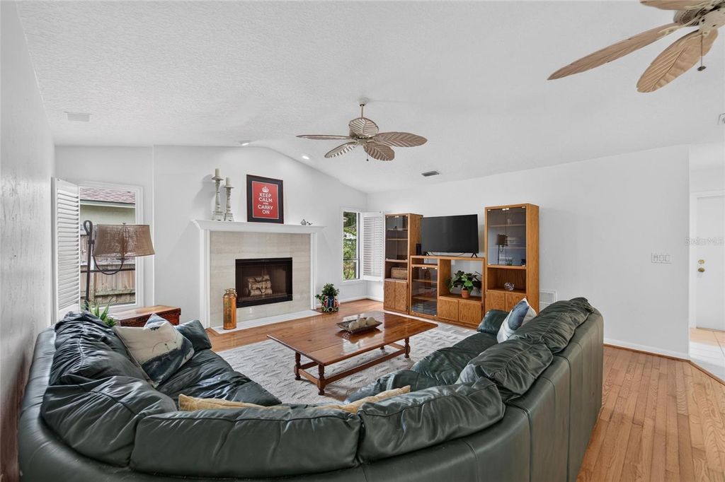 Image 16 of property listing at 14015 SHADY SHORES DRIVE, Tampa, FL 33613