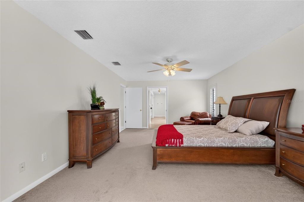 Image 20 of property listing at 14015 SHADY SHORES DRIVE, Tampa, FL 33613