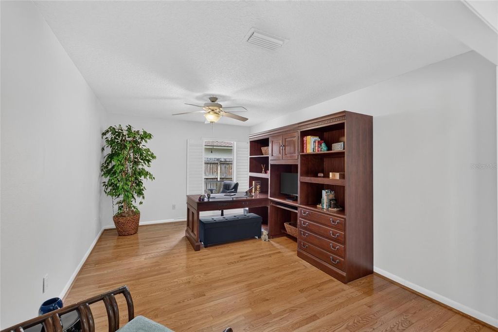 Image 30 of property listing at 14015 SHADY SHORES DRIVE, Tampa, FL 33613