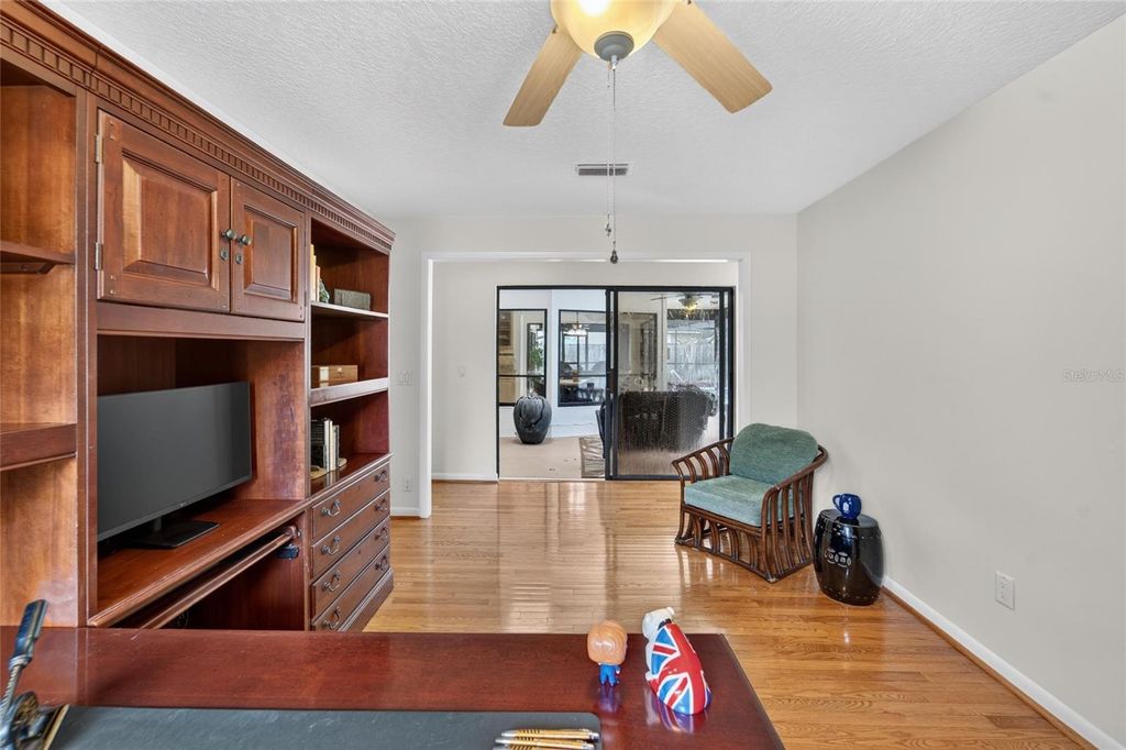 Image 31 of property listing at 14015 SHADY SHORES DRIVE, Tampa, FL 33613