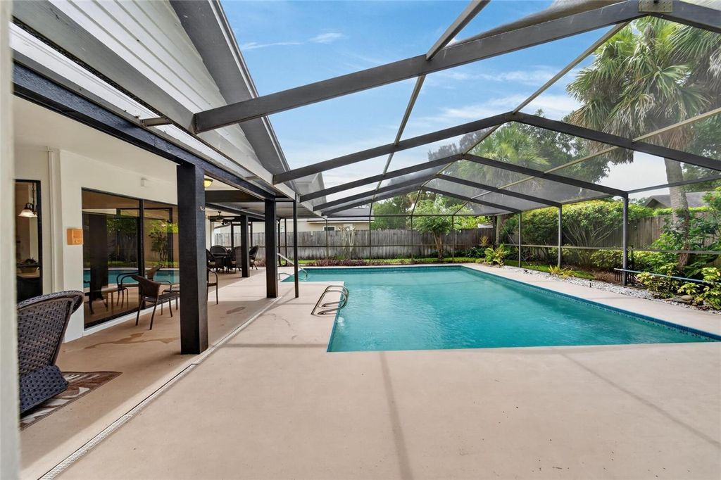 Image 34 of property listing at 14015 SHADY SHORES DRIVE, Tampa, FL 33613