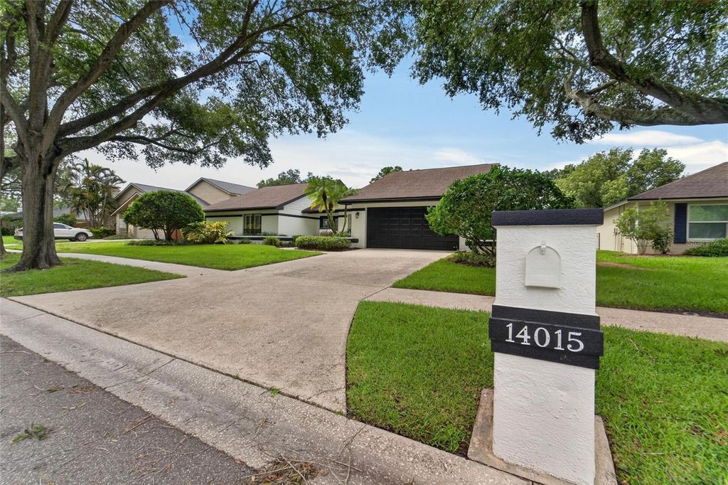 Image 39 of property listing at 14015 SHADY SHORES DRIVE, Tampa, FL 33613
