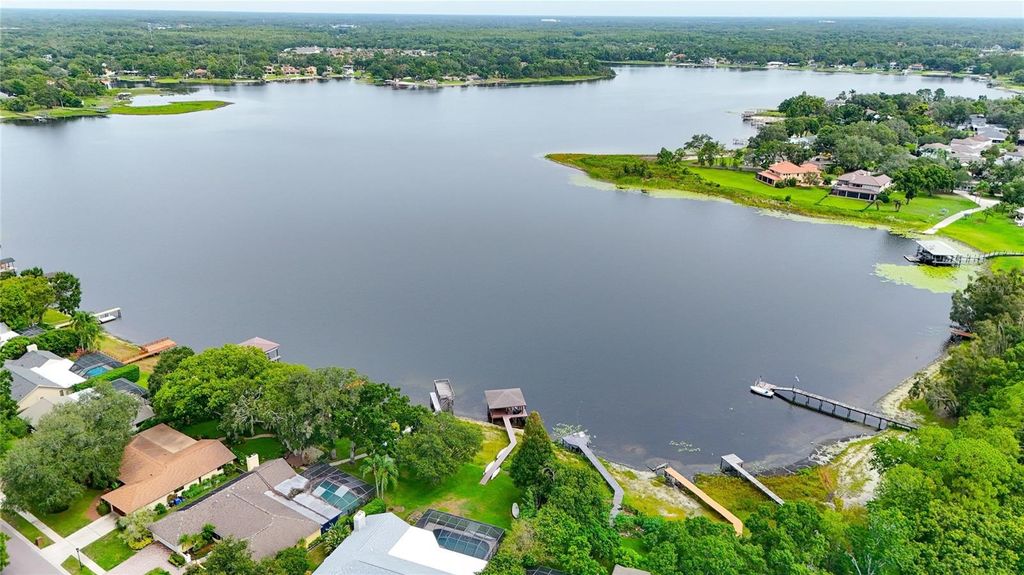 Image 41 of property listing at 14015 SHADY SHORES DRIVE, Tampa, FL 33613