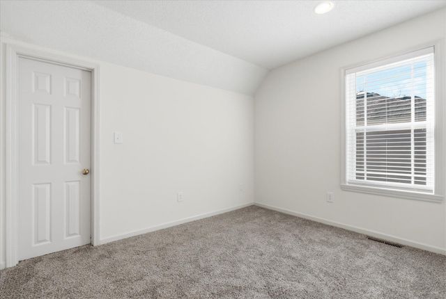 417 N VILLAGE CIR, Columbia, MO 65203