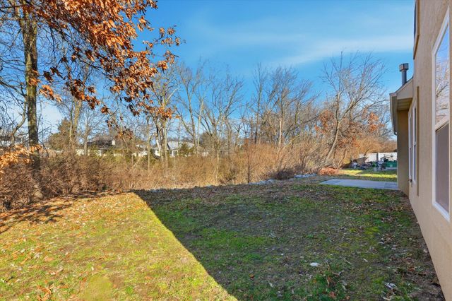 417 N VILLAGE CIR, Columbia, MO 65203