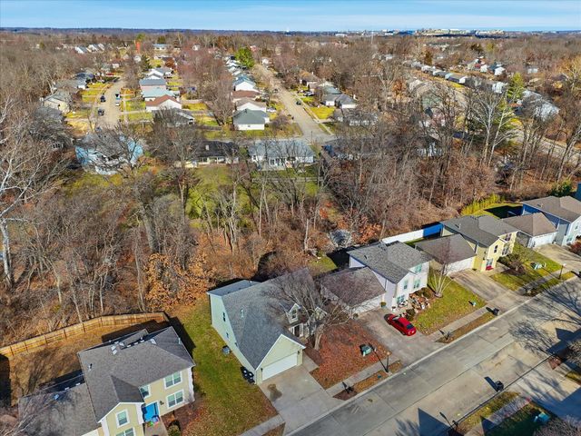 417 N VILLAGE CIR, Columbia, MO 65203