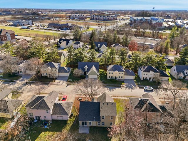 417 N VILLAGE CIR, Columbia, MO 65203