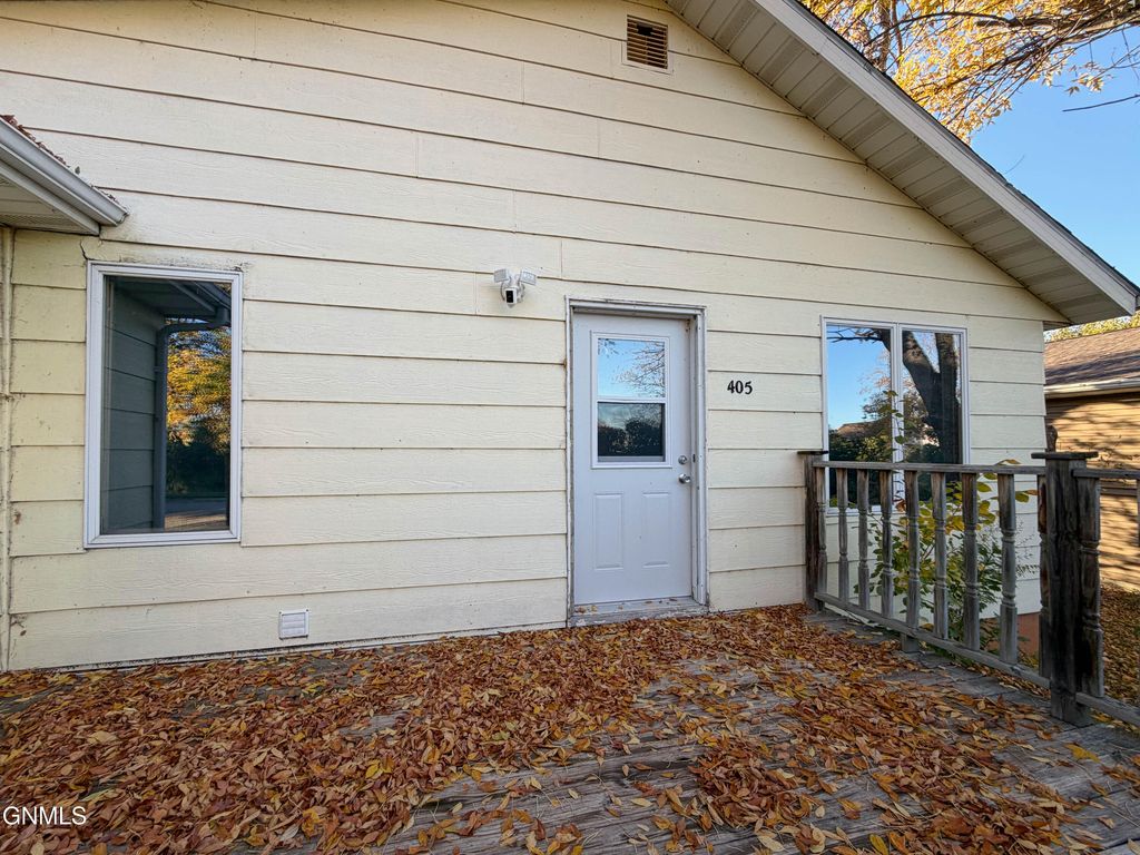 405 Robin Street, Columbus, ND 58727 photo 4