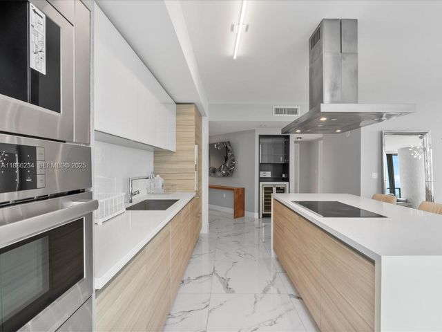 300 Sunny Isles Boulevard 41601, Sunny Isles Beach, FL 33160