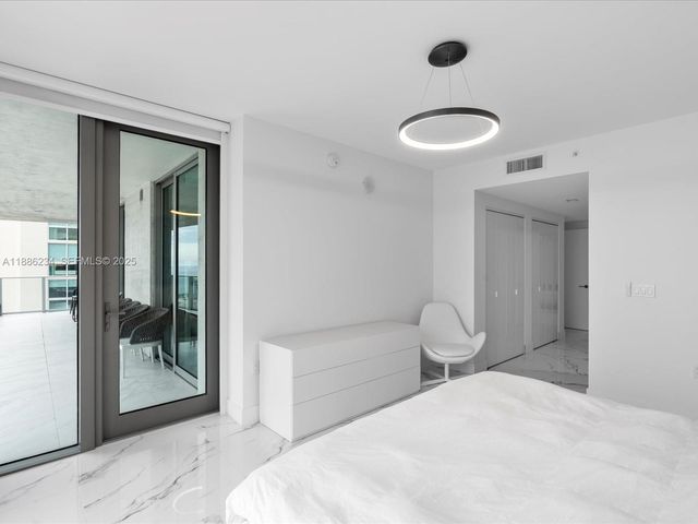300 Sunny Isles Boulevard 41601, Sunny Isles Beach, FL 33160