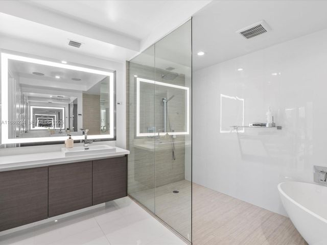 300 Sunny Isles Boulevard 41601, Sunny Isles Beach, FL 33160