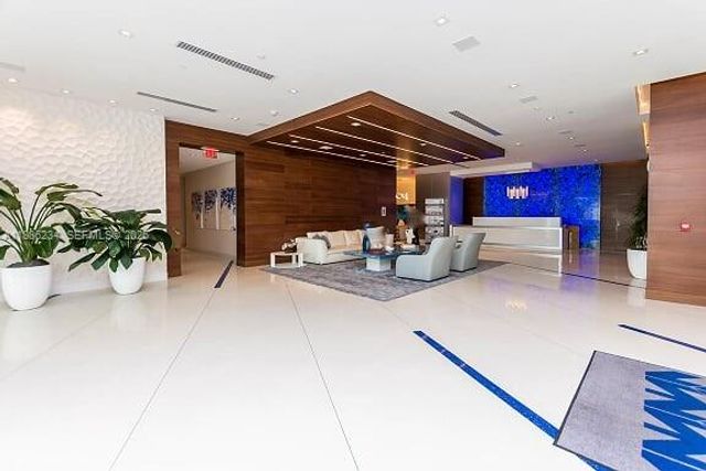 300 Sunny Isles Boulevard 41601, Sunny Isles Beach, FL 33160