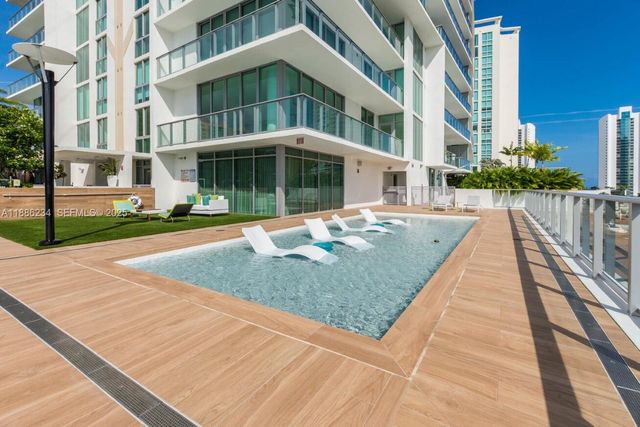 300 Sunny Isles Boulevard 41601, Sunny Isles Beach, FL 33160