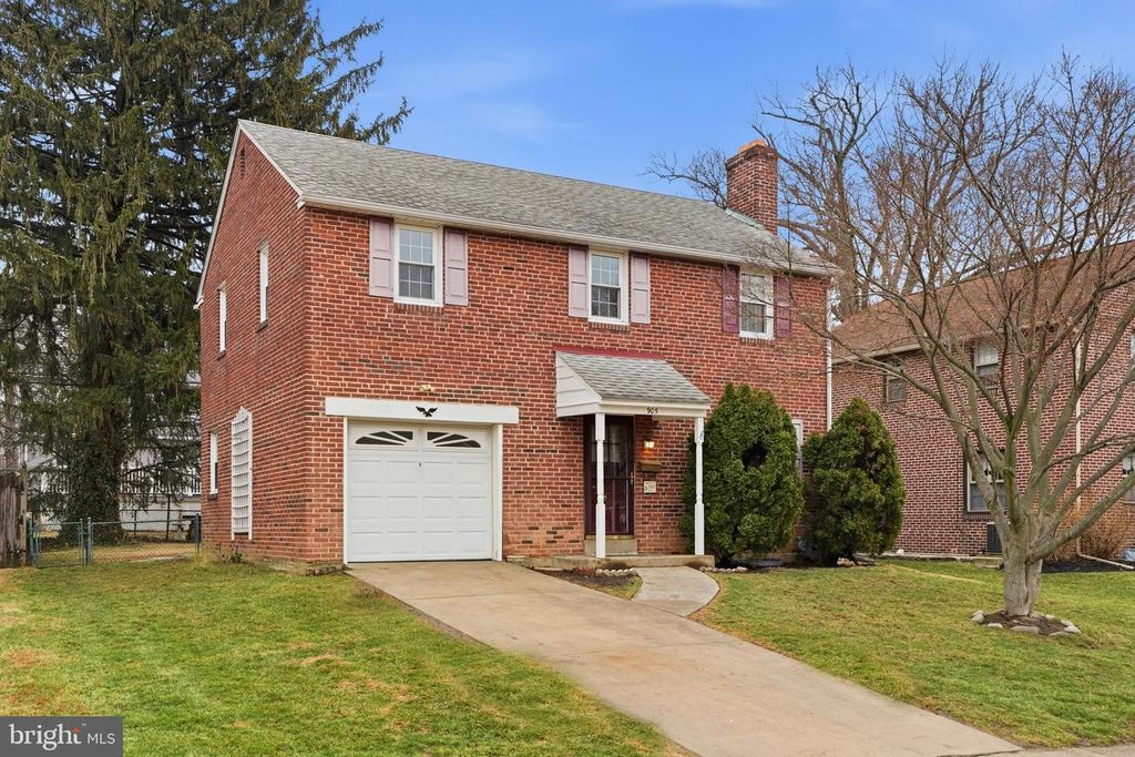 905 ADDINGHAM AVE, Drexel Hill, PA 19026